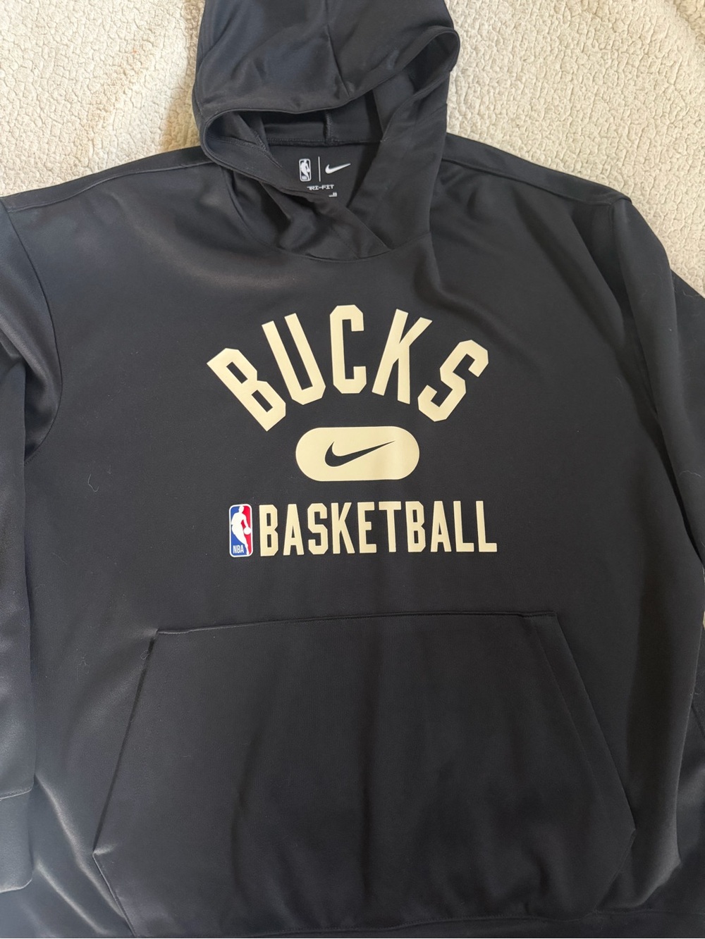 Nike Dri-FIT Bucks Hoodie with NBA logo. XL
